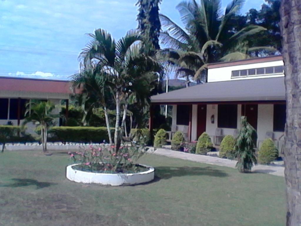 The Friendly North Inn Labasa Exterior foto